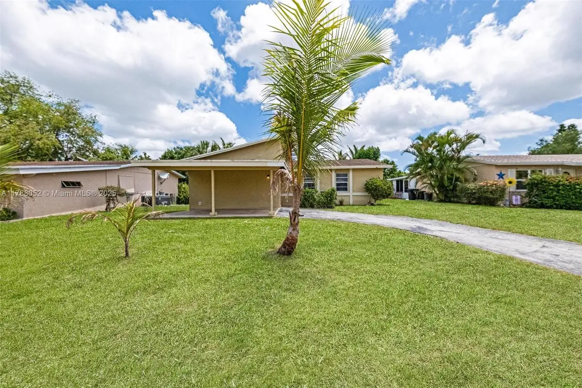 702 SW 79th Ave, North Lauderdale, FL 33068 - #1