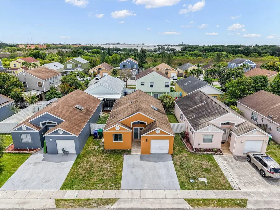 9940 W Elm Ln, Miramar, FL 33025 - Image #3