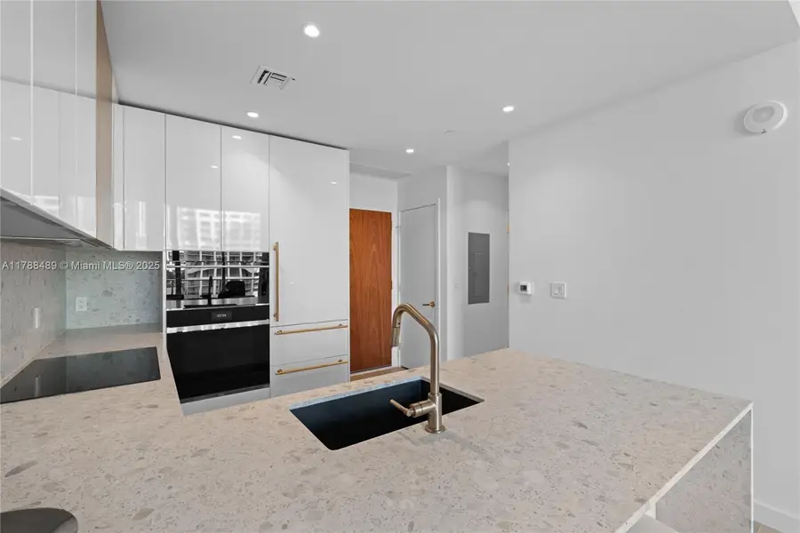 2678 Tigertail Ave #615, Miami, FL 33133 - Image #3