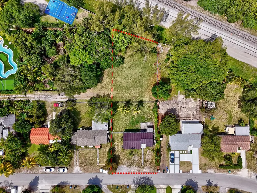 10830 NE 10th Ct, Miami, FL 33161 - Image #2