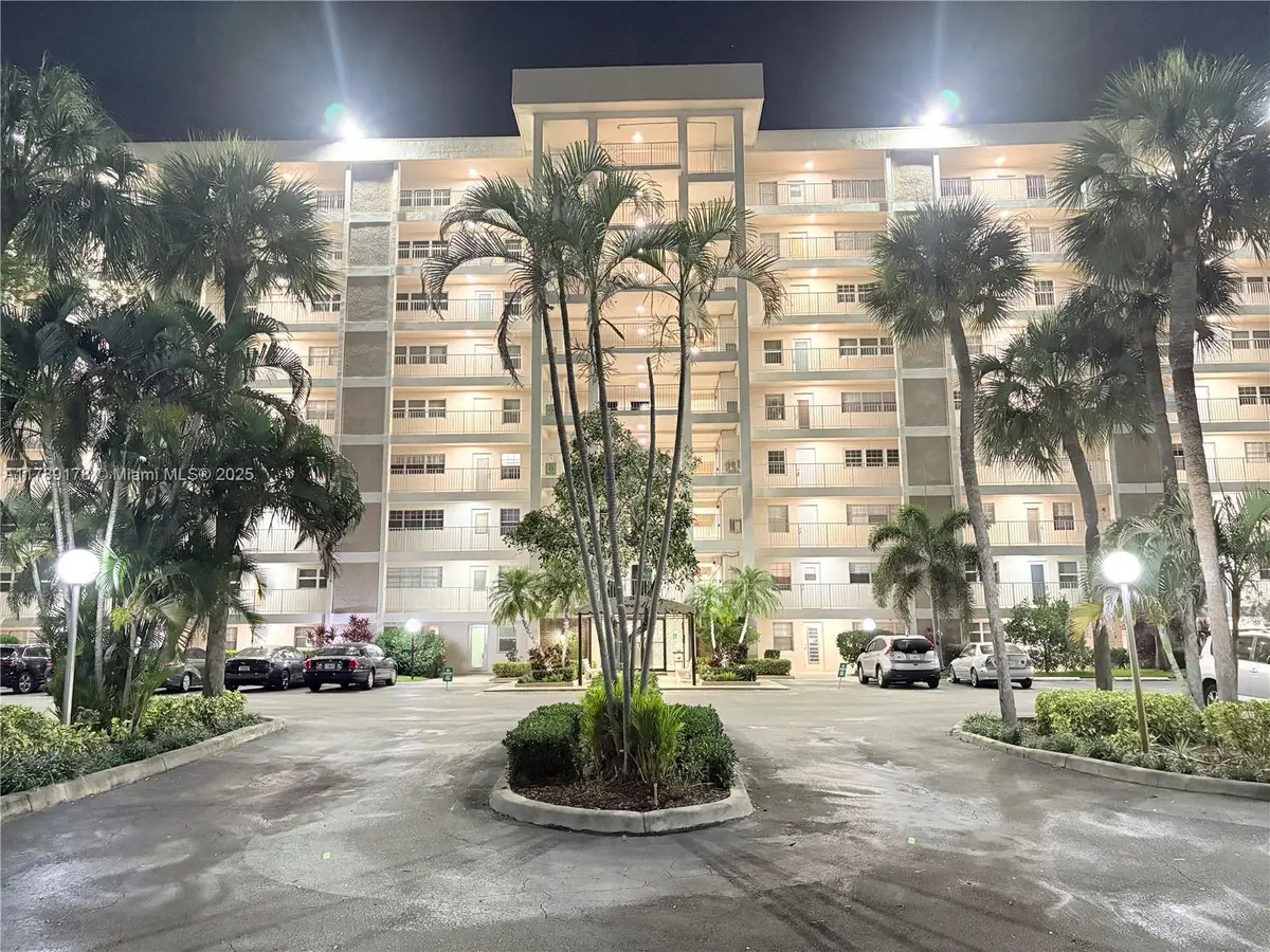 2671 S Course Dr #409, Pompano Beach, FL 33069 - Image #1