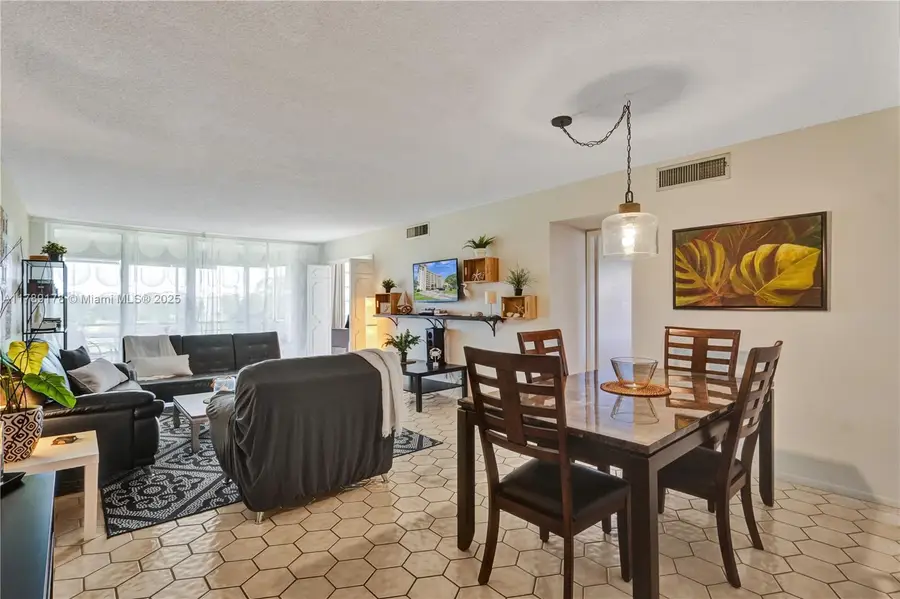 2671 S Course Dr #409, Pompano Beach, FL 33069 - Image #2