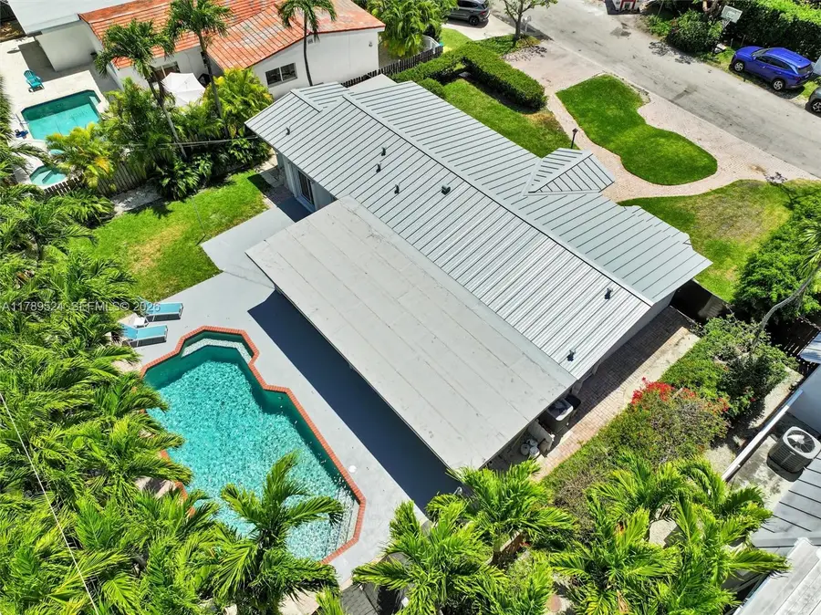 255 Ridgewood Rd, Key Biscayne, FL 33149 - Image #2