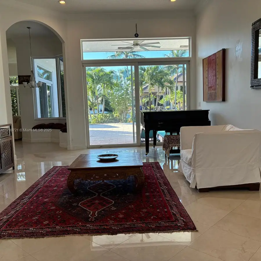 320 Windmill Palm Ave, Plantation, FL 33324 - Image #2