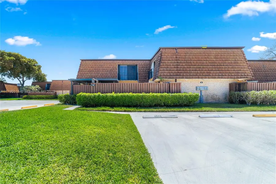 720 7th Ln, Greenacres, FL 33463 - Image #2