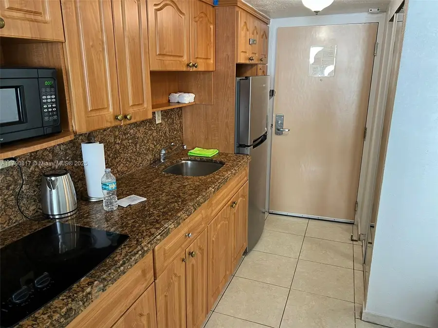19201 Collins Ave #1025, Sunny Isles Beach, FL 33160 - #3