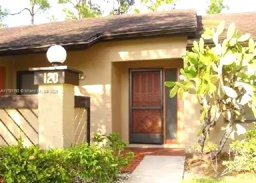 120 Roselle Ct, Royal Palm Beach, FL 33411 - Image #3