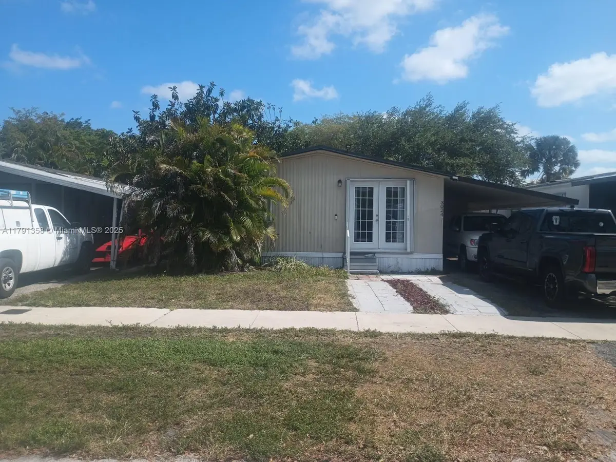 3024 SW 51st St, Dania Beach, FL 33312 - #1