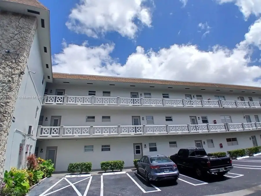 4805 NW 35th St #610, Lauderdale Lakes, FL 33319 - Image #2