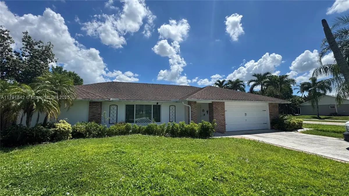990 Hickory Trl, Wellington, FL 33414 - Image #1