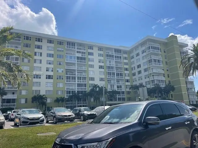 4400 Hillcrest Dr #701B, Hollywood, FL 33021 - Image #2