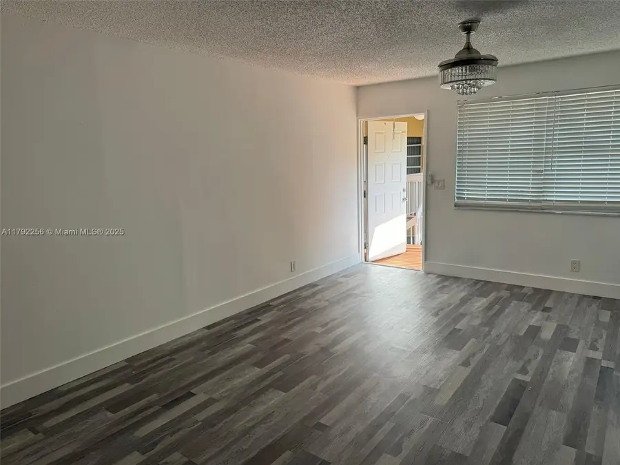 10068 Twin Lakes Dr #38-F, Coral Springs, FL 33071 - Image #2