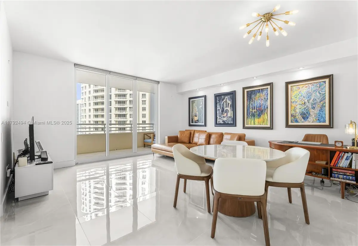 808 Brickell Key Dr #3007, Miami, FL 33131 - Image #1