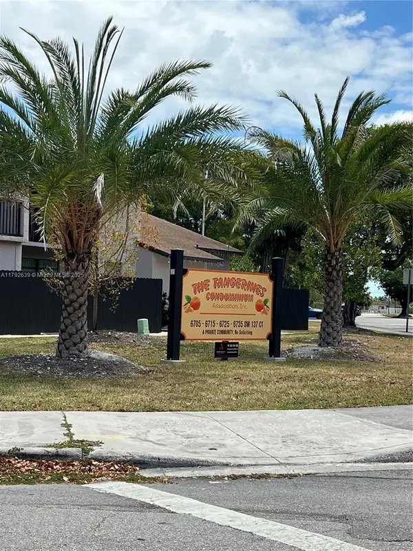 6725 SW 137th Ct #14D, Miami, FL 33183