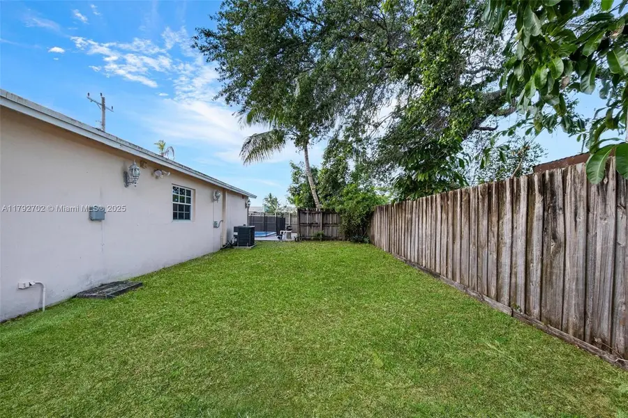 1131 NE 211th St, Miami, FL 33179 - Image #3