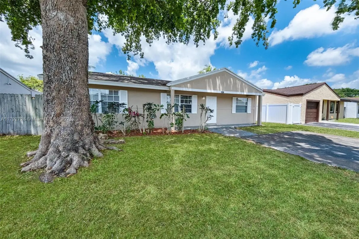 1251 SW 73rd Ave, North Lauderdale, FL 33068 - Image #1