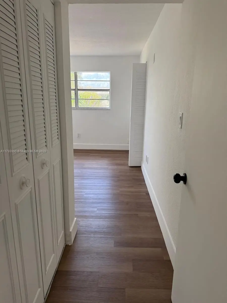 1350 W 53rd St #33, Hialeah, FL 33012 - Image #3