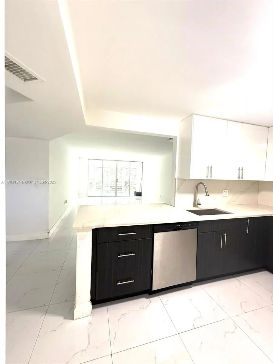 1401 NE 191st St #D201, Miami, FL 33179 - Image #2