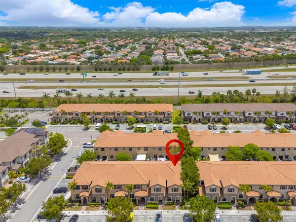 9371 W 33rd Ave, Hialeah, FL 33018