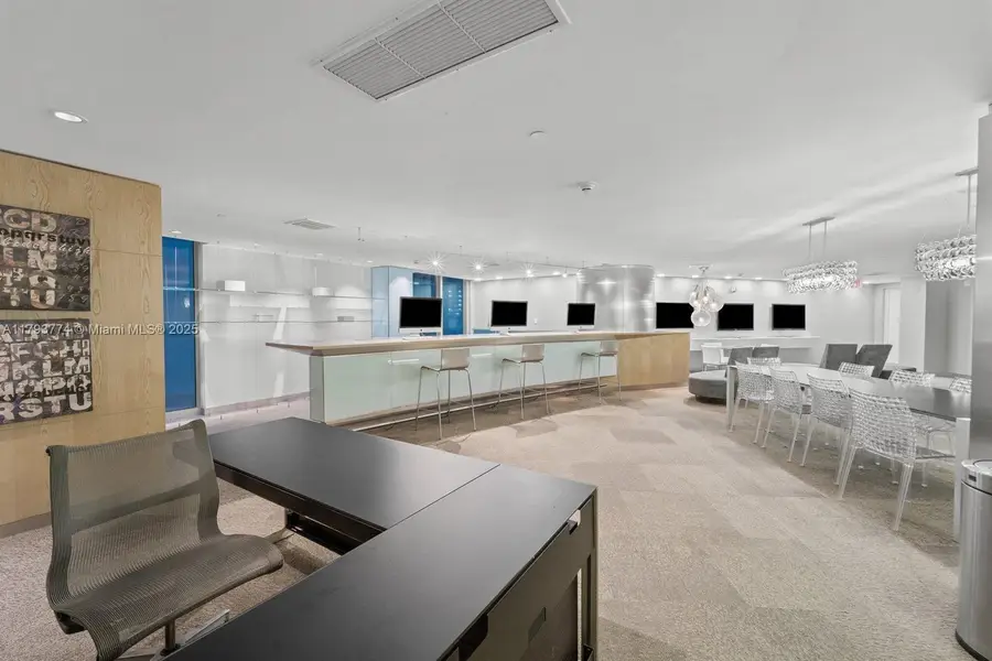 92 SW 3rd St #1105, Miami, FL 33130 - Image #3