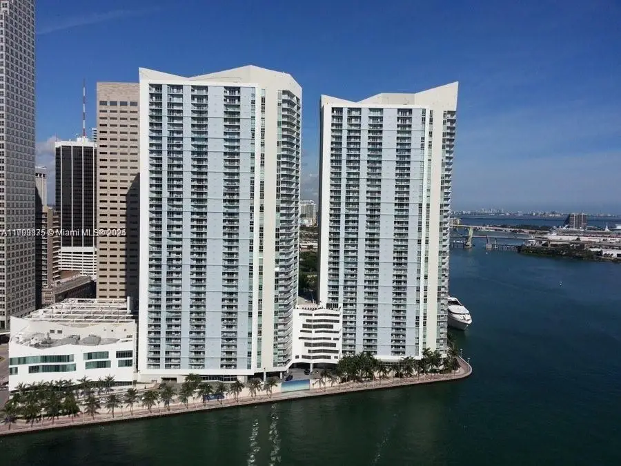 325 S Biscayne Blvd #3822, Miami, FL 33131 - #2