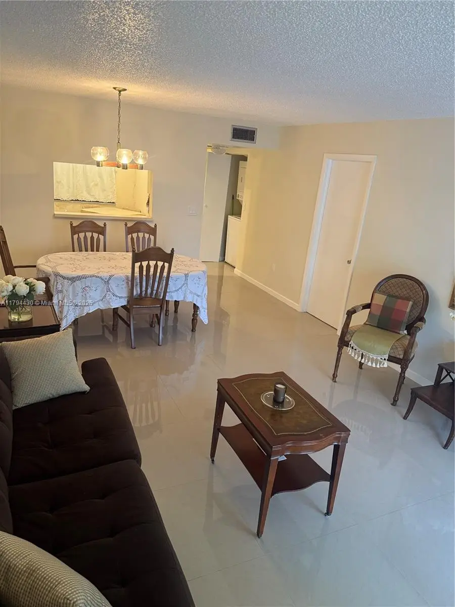 901 Colony Point Cir #217, Pembroke Pines, FL 33026 - Image #3