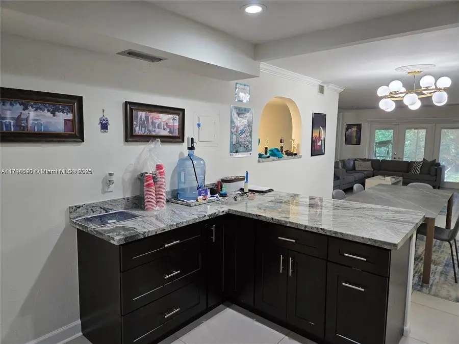 295 Jacaranda Dr #20, Plantation, FL 33324 - Image #2