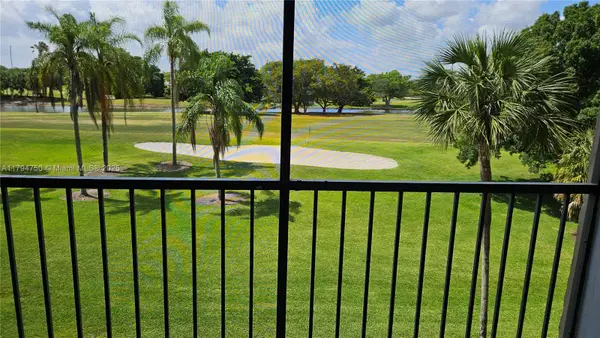 16300 Golf Club Rd #315, Weston, FL 33326