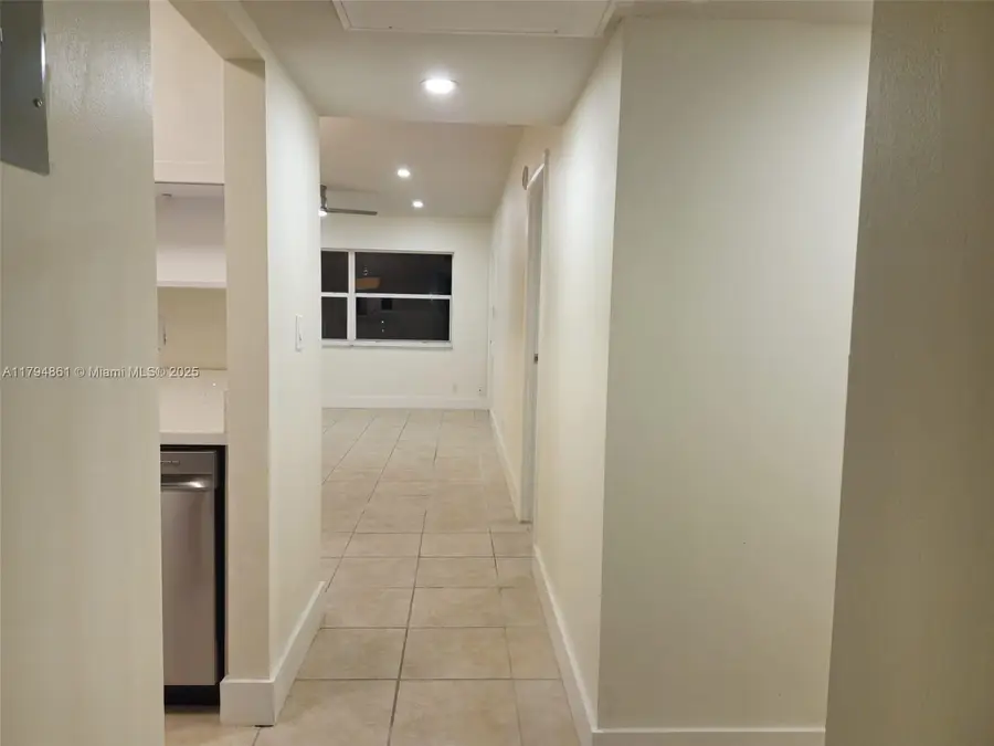 4800 NW 35th St #607, Lauderdale Lakes, FL 33319 - Image #2