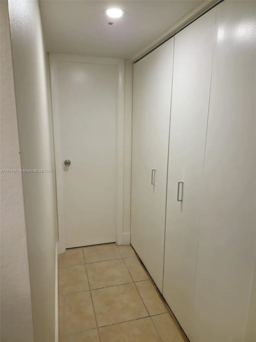 4800 NW 35th St #607, Lauderdale Lakes, FL 33319 - Image #3