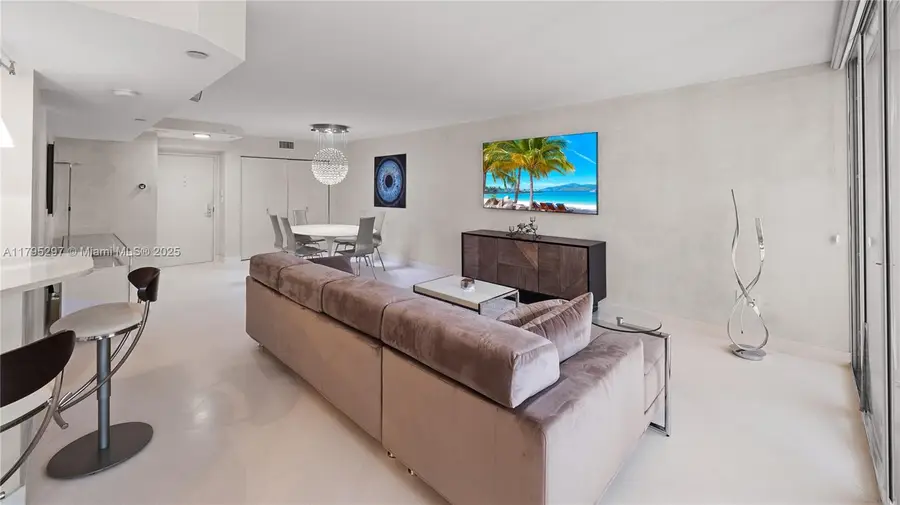 1900 Sunset Harbour Dr #2008, Miami Beach, FL 33139 - Image #3
