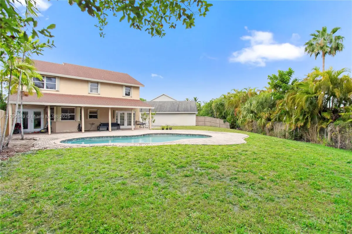 1051 SW 95th Ter, Pembroke Pines, FL 33025 - #1