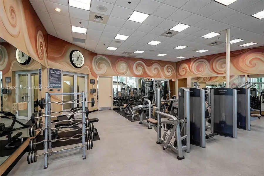 2633 NE 14th Ave #110, Wilton Manors, FL 33334 - Image #3