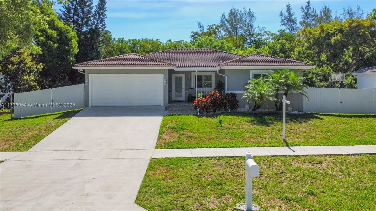 20121 SW 79th Ave, Cutler Bay, FL 33189 - Image #1