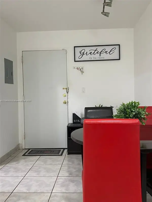 10379 N Kendall Dr #L2, Miami, FL 33176