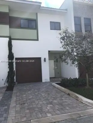 4500 NW 8th Pl, Plantation, FL 33317 - Image #2