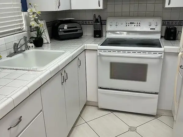 6620 W 2nd Ct #407, Hialeah, FL 33012