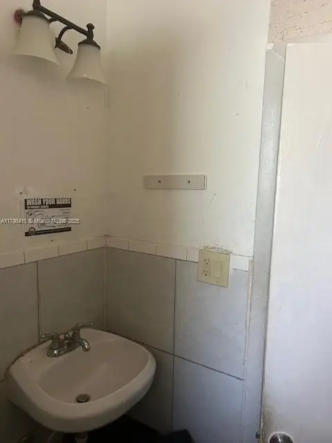 Address Withheld By Seller, Dania Beach, FL 33004 - Image #2