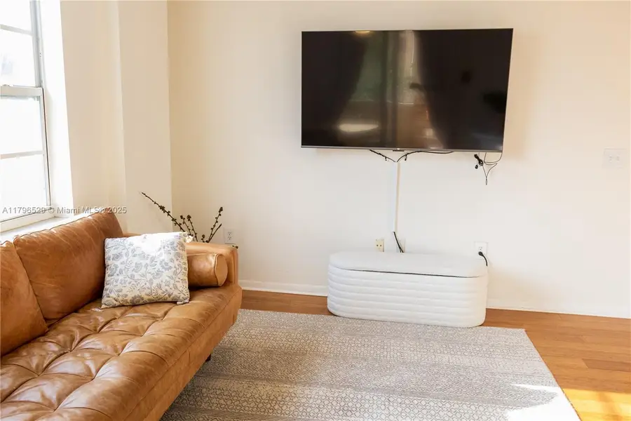 520 SE 5th Ave #3302, Fort Lauderdale, FL 33301 - Image #2