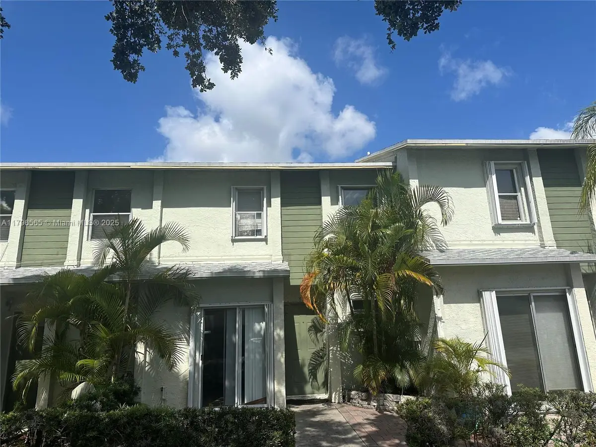 878 Crystal Lake Dr, Deerfield Beach, FL 33064 - Image #1