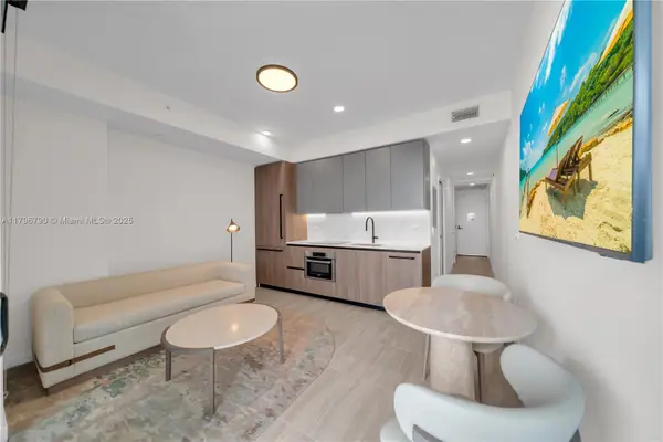 580 72nd St #1513, Miami Beach, FL 33141