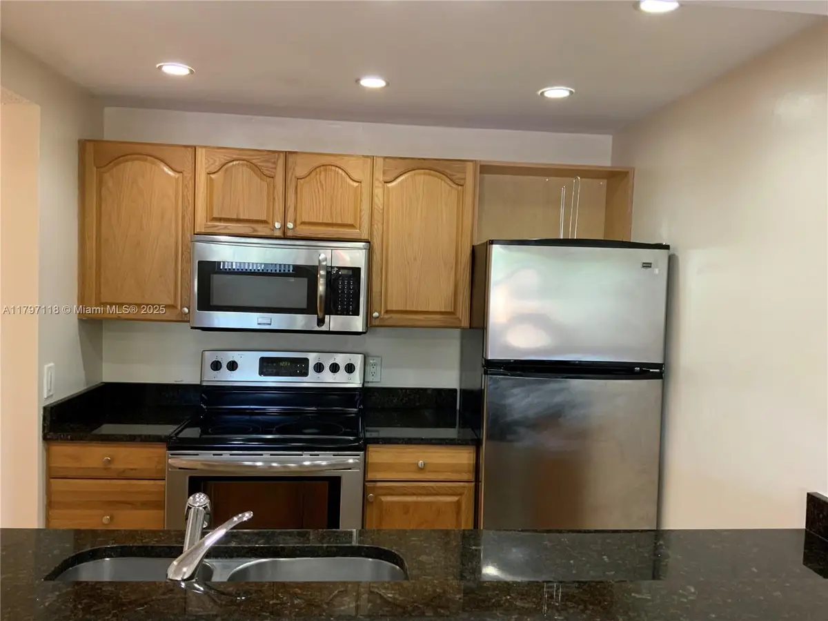 8180 Geneva Ct #224, Doral, FL 33166 - Image #1