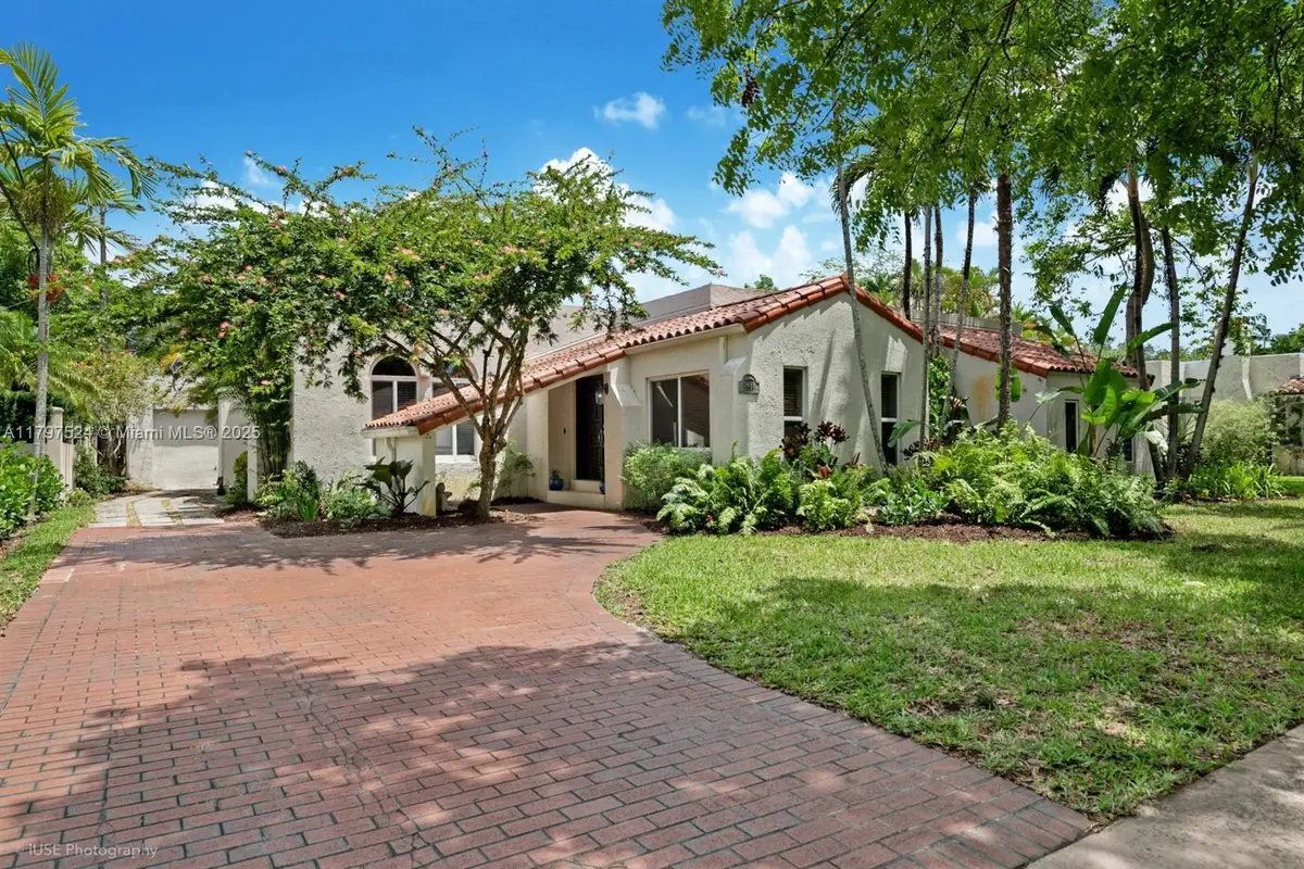 1433 Santa Cruz Ave, Coral Gables, FL 33134 - Image #1