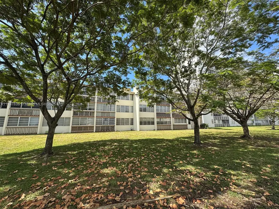 Address Withheld By Seller, Miami, FL 33179 - Image #3