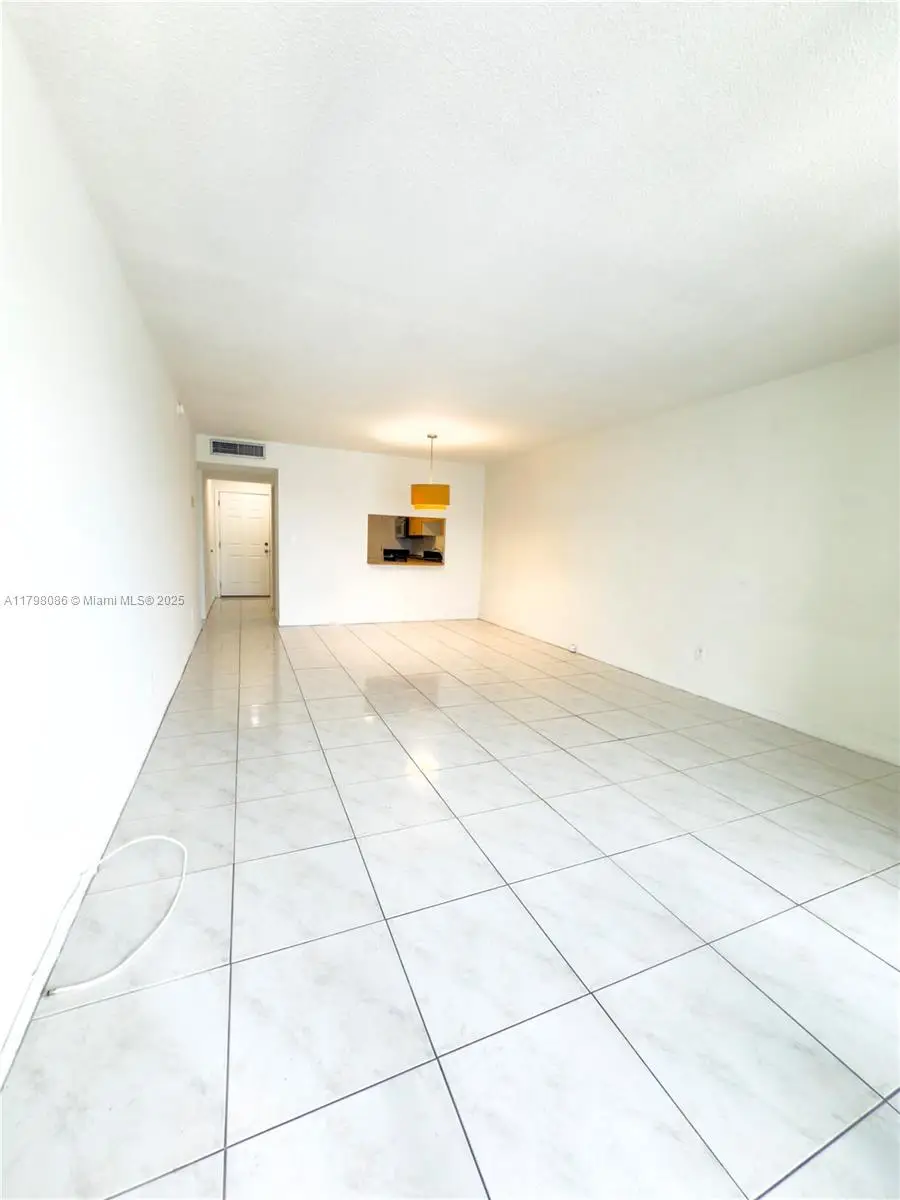 1100 NE 191st St #25E, Miami, FL 33179 - Image #3
