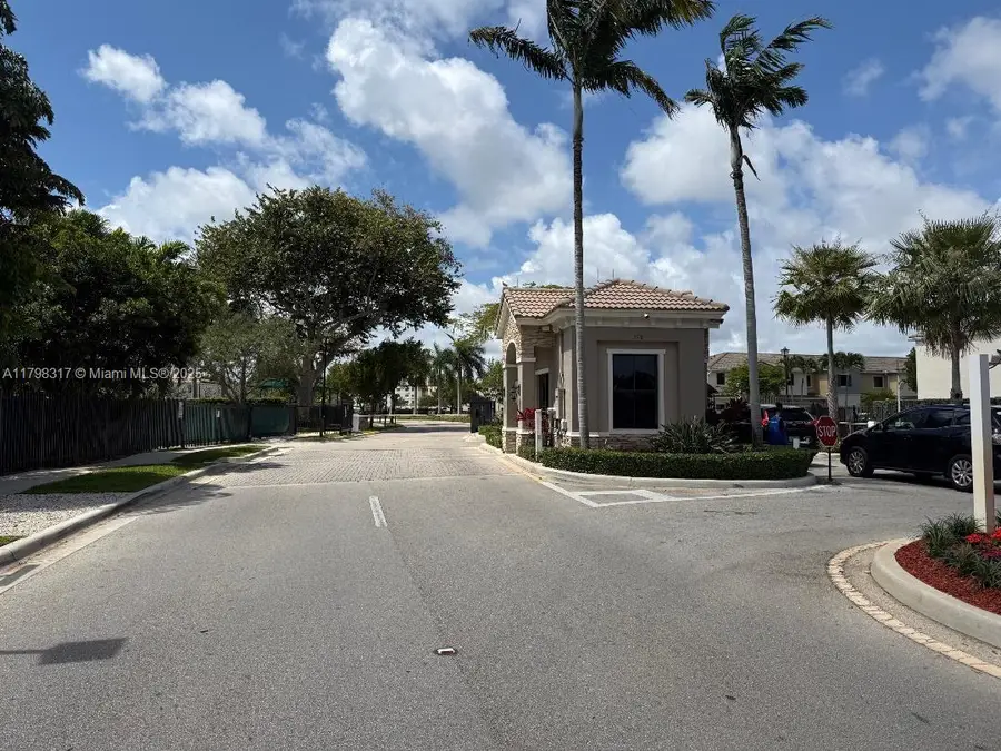 424 NE 194 Ter, Miami, FL 33179 - Image #2