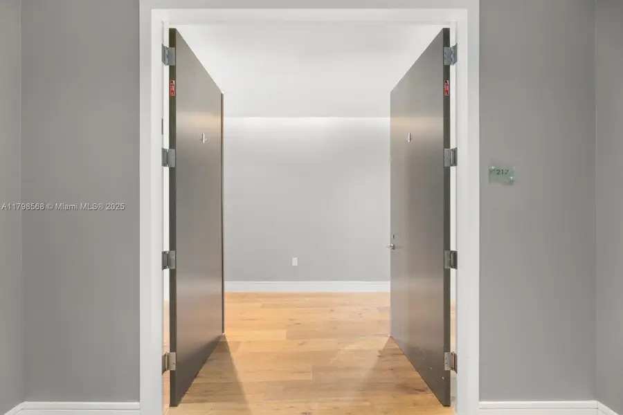 3300 NE 188th St #217, Aventura, FL 33180 - #2