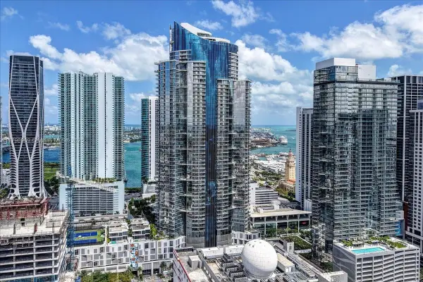 851 NE 1st Ave #4011, Miami, FL 33132