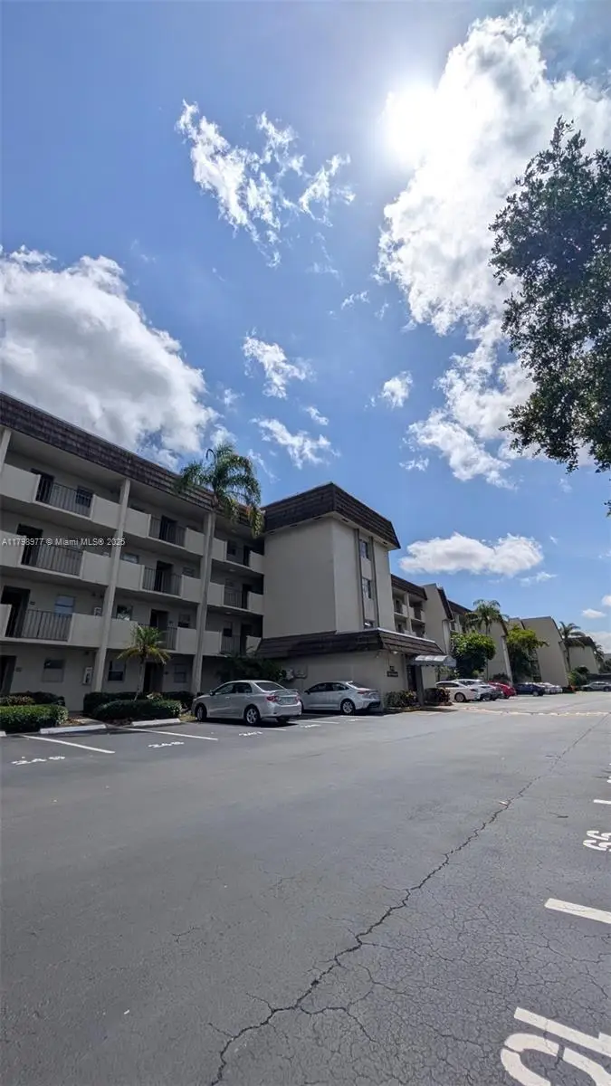 6080 NW 44th St #305, Lauderhill, FL 33319 - #2