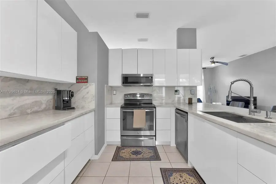 2625 SE 5th Ct, Homestead, FL 33033 - #3